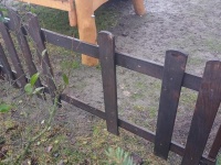 Nový plot na hřišti u Rybníka