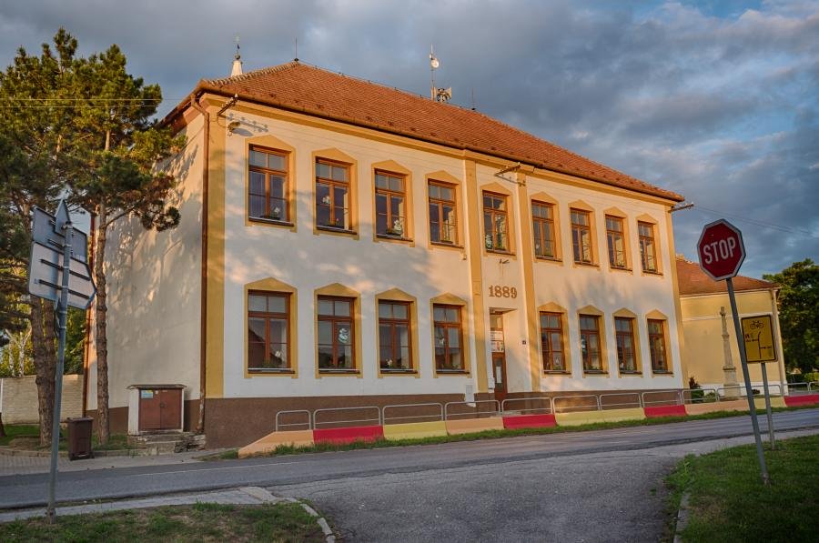 v telnick Pernov kronice dokonce bitva u Slavkova v Telnici zaala a tak a mohou slouit i jako pomocn uebn pomcka k seznmen s histori obou obc Hlen rozhlasu - Telnice